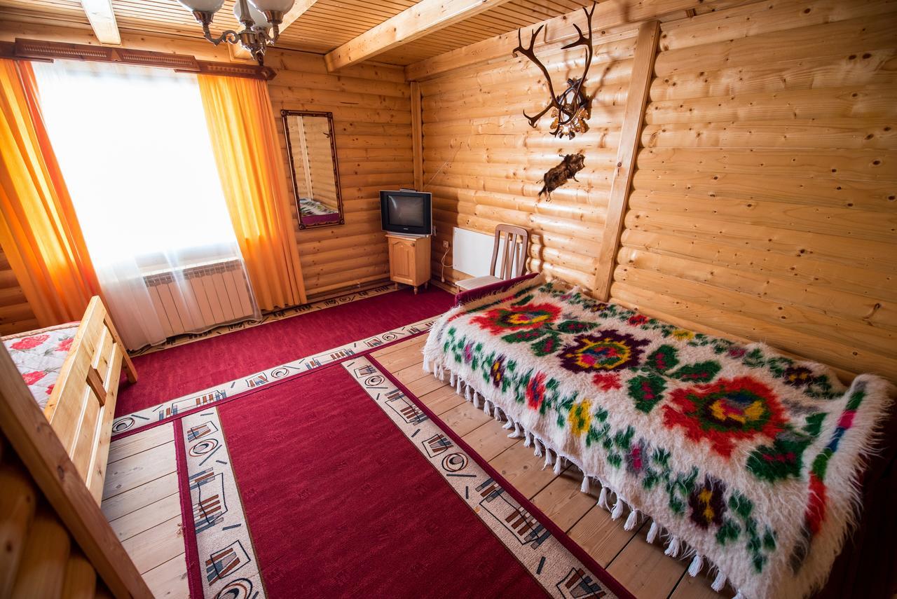 Gazdіvska Hata Guest House ヤレムチャ エクステリア 写真